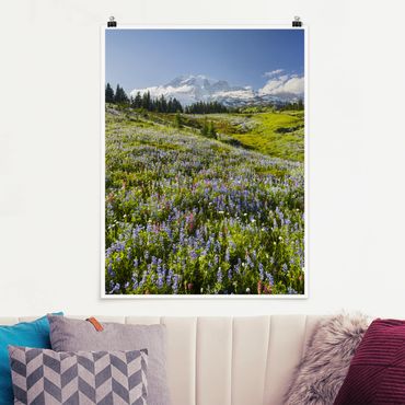 Poster - Bergwiese mit Blumen vor Mt. Rainier - Hochformat 3:4