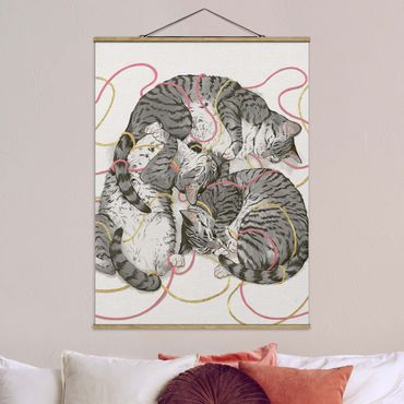 Stoffbild mit Posterleisten - Laura Graves - Illustration Graue Katzen Malerei - Hochformat 3:4