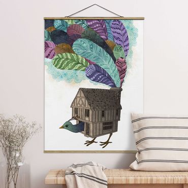 Stoffbild mit Posterleisten - Laura Graves - Illustration Vogel Haus mit Federn - Hochformat 3:4