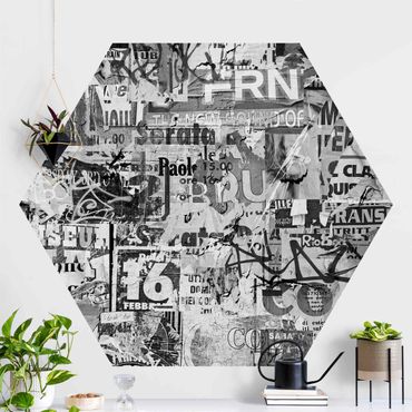 Hexagon Mustertapete selbstklebend - Alte Plakatwand Schwarz-Weiß