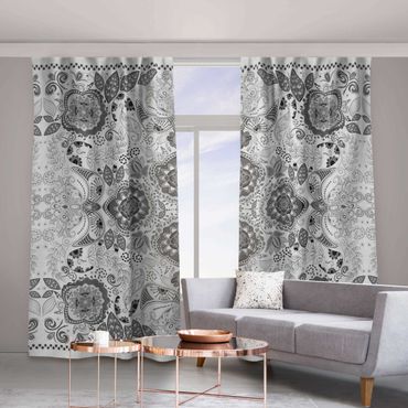 Vorhang - Detailliertes Boho Muster in Grau