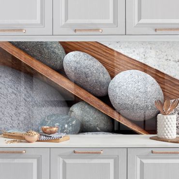 Küchenrückwand - Stillleben mit grauen Steinen