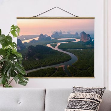 Stoffbild mit Posterleisten - Flusslandschaft in Thailand - Querformat