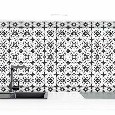 Küchenrückwand - Geometrischer Fliesenmix Blume Schwarz