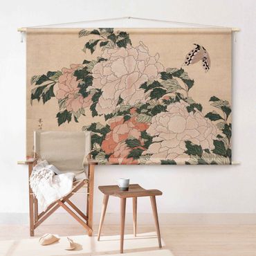 Wandteppich - Katsushika Hokusai - Rosa Pfingstrosen mit Schmetterling - Hochformat 3:2