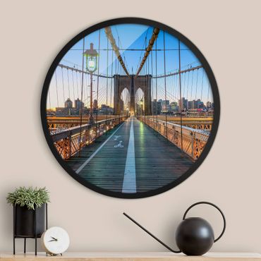 Rundes Gerahmtes Bild - Morgenblick von der Brooklyn Bridge