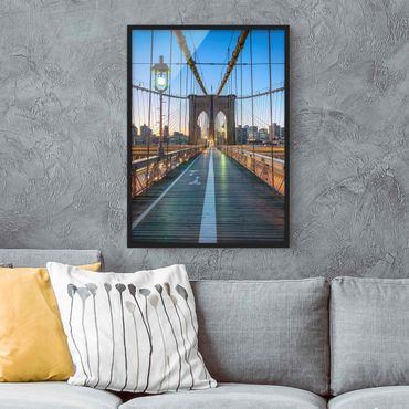 Bild mit Rahmen - Morgenblick von der Brooklyn Bridge - Hochformat