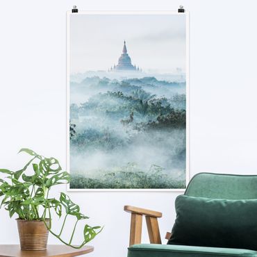 Poster - Morgennebel über dem Dschungel von Bagan - Hochformat 2:3