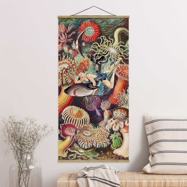 Stoffbild mit Posterleisten - Nymphe mit Seeanemonen - Hochformat