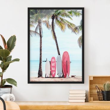 Bild mit Rahmen - Rosa Surfboards unter Palmen - Hochformat - 3:4