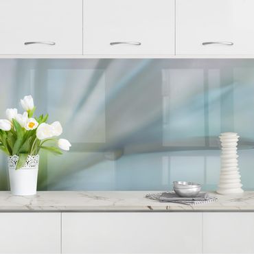 Küchenrückwand - Tautropfen auf weißer Blüte