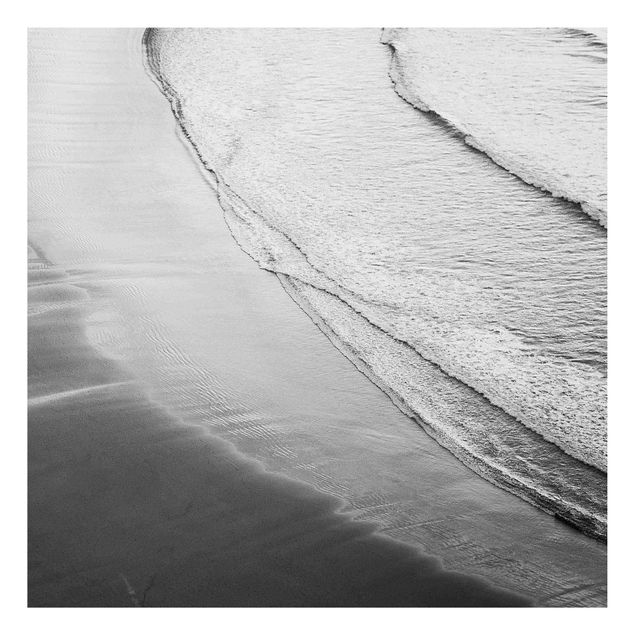 Alu-Dibond - Leichter Wellengang am Strand Schwarz Weiß - Quadrat