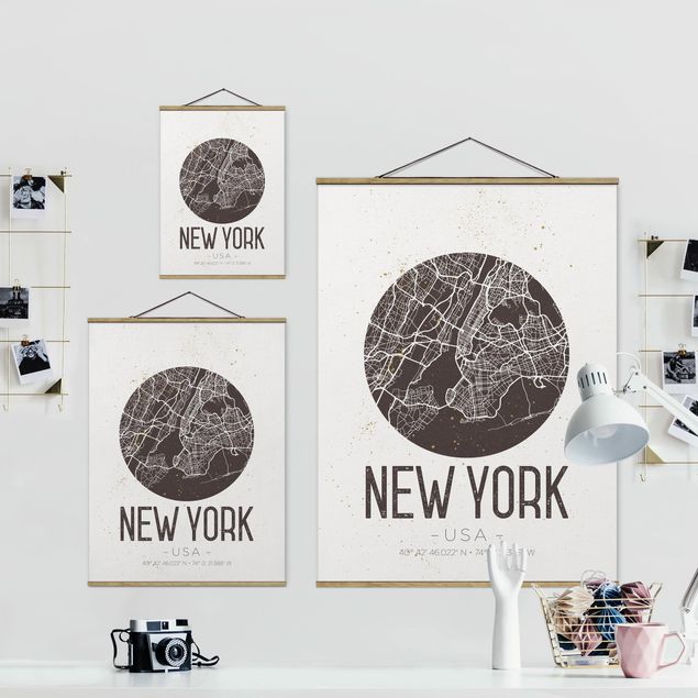 Stoffbild mit Posterleisten - Stadtplan New York - Retro - Hochformat 3:4