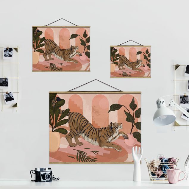 Stoffbild mit Posterleisten - Laura Graves - Illustration Tiger in Pastell Rosa Malerei - Querformat 4:3