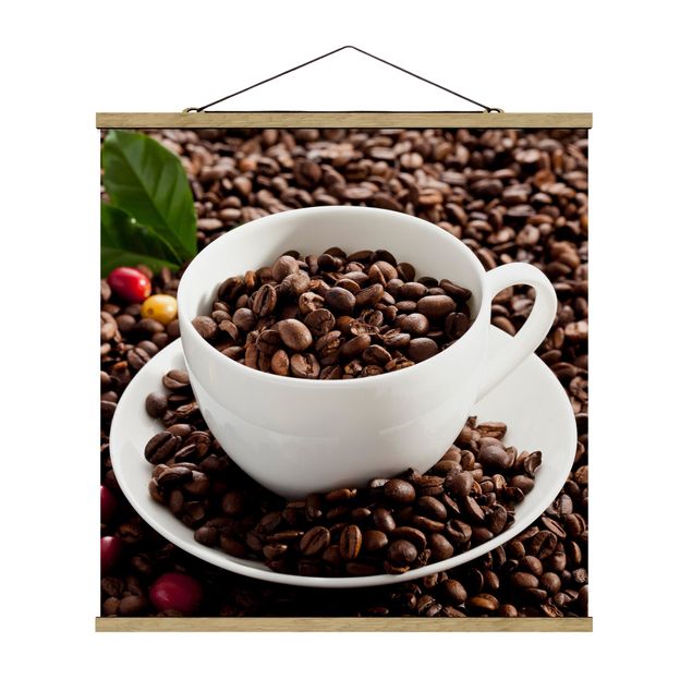Stoffbild mit Posterleisten - Kaffeetasse mit gerösteten Kaffeebohnen - Quadrat 1:1