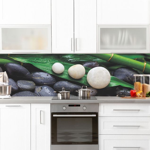 Küche Wandpaneel Grüner Bambus mit Zen Steinen
