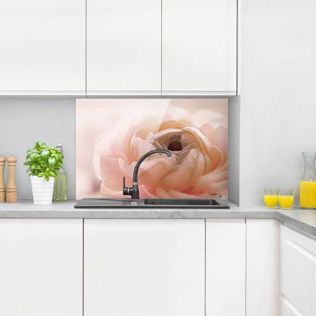 Glasrückwand Küche Blumen Rosa Blüte im Fokus