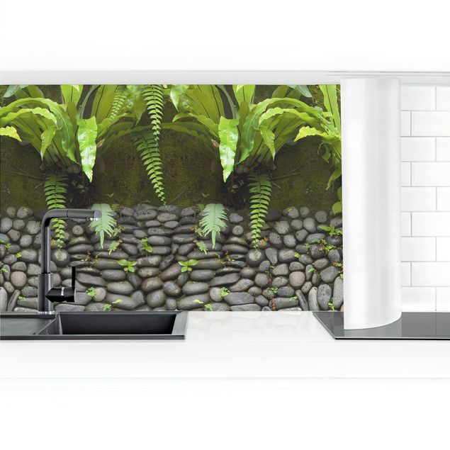 Küchenrückwand selbstklebend Steinwand mit Pflanzen