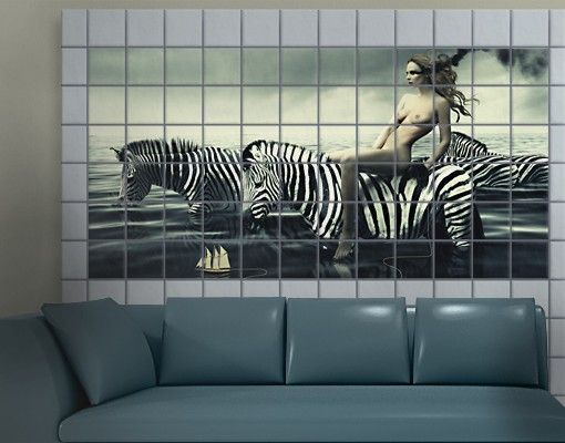 Fliesenaufkleber Tiere Frauenakt mit Zebras