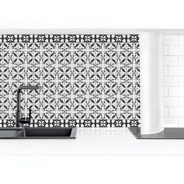 Küchenrückwand selbstklebend Geometrischer Fliesenmix Blüte Schwarz