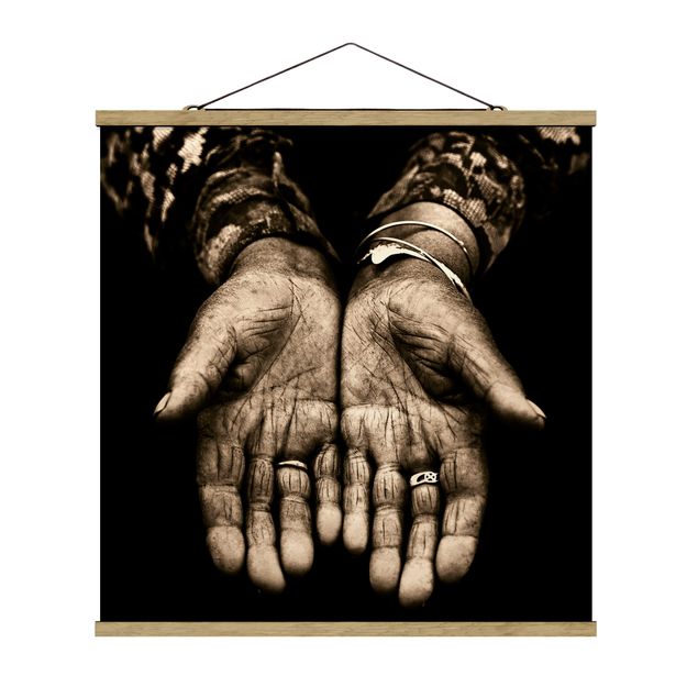 Stoffbild mit Posterleisten - Indian Hands - Quadrat 1:1