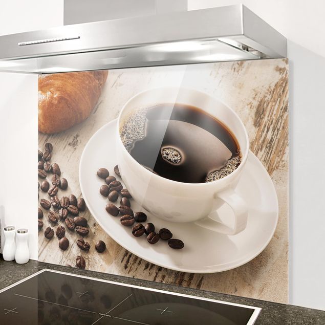 Spritzschutz Backen & Kaffee Dampfende Kaffeetasse mit Kaffeebohnen
