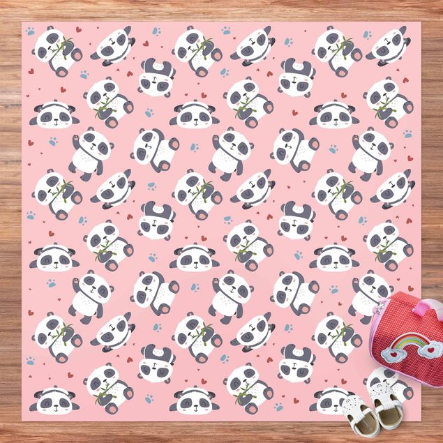 Teppich für Balkon Süße Pandabären mit Tapsen und Herzen Pastellrosa