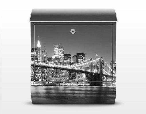 Briefkasten mit Zeitungsfach - Nighttime Manhattan Bridge II - New York