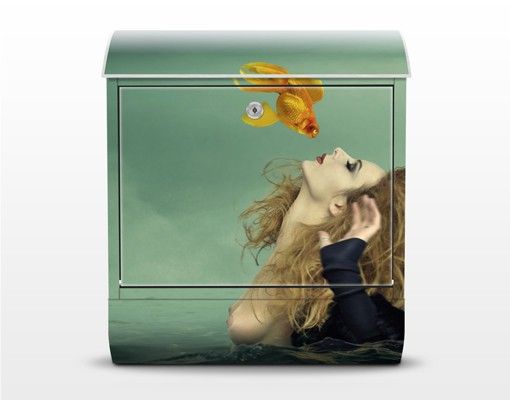 Design Briefkasten Kuss eines Goldfisches