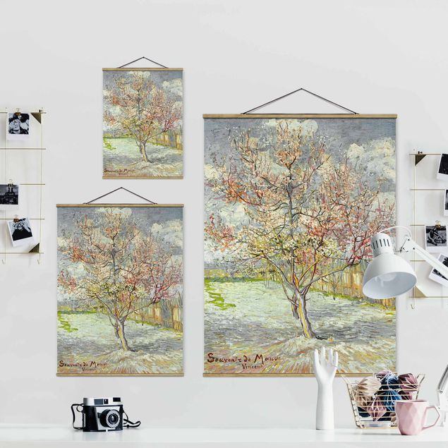 Stoffbild mit Posterleisten - Vincent van Gogh - Blühende Pfirsichbäume - Hochformat 3:4