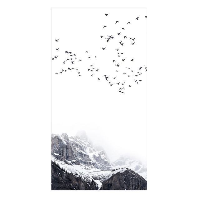 Duschrückwand - Vogelschwarm vor Bergen Schwarz Weiß