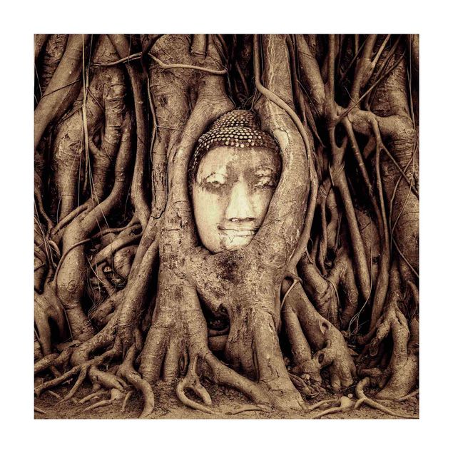 Mandala Teppich Buddha in Ayutthaya von Baumwurzeln gesäumt in Braun