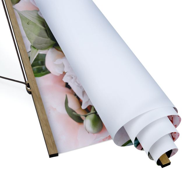 Stoffbild mit Posterleisten - Rosa Pfingstrosen mit Blättern - Hochformat 2:3