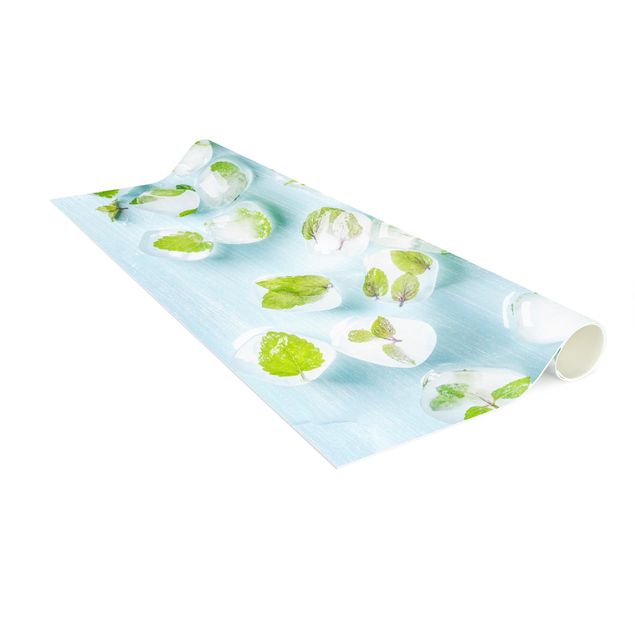 Teppich grün Eiswürfel mit Minzblättern