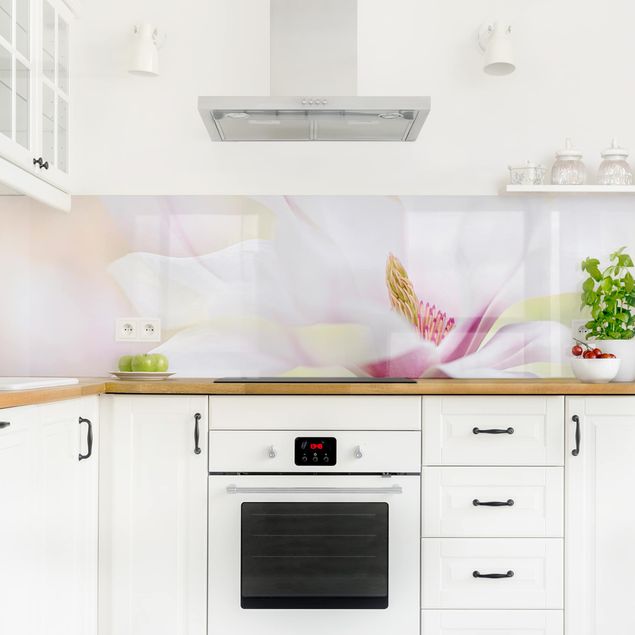 Küchenrückwand - Zarte Magnolienblüte