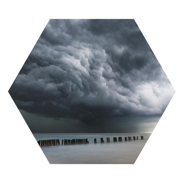 Hexagon Bild Forex - Sturmwolken über der Ostsee