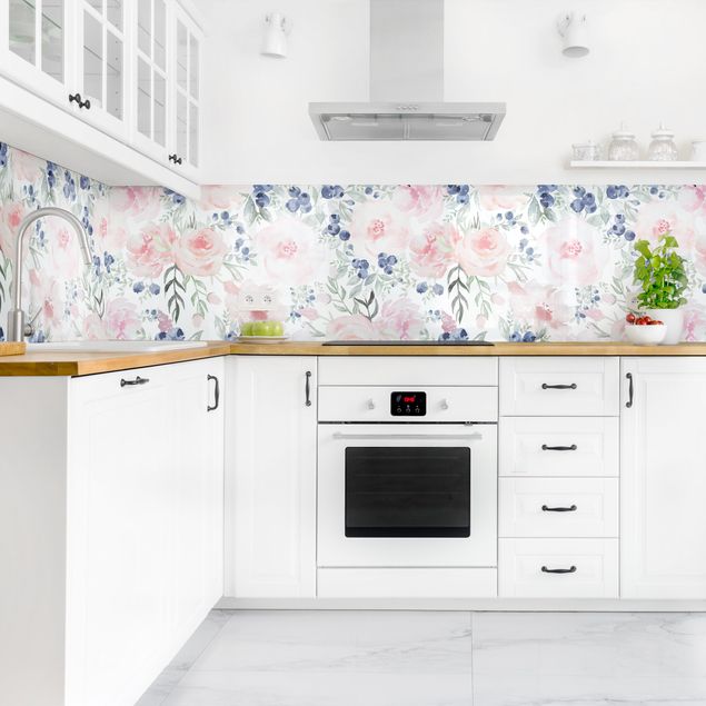 Küchenspiegel Rosa Rosen mit Blaubeeren vor Weiß II