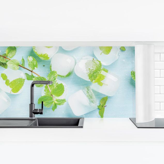 Küchenrückwand selbstklebend Eiswürfel mit Minzblättern