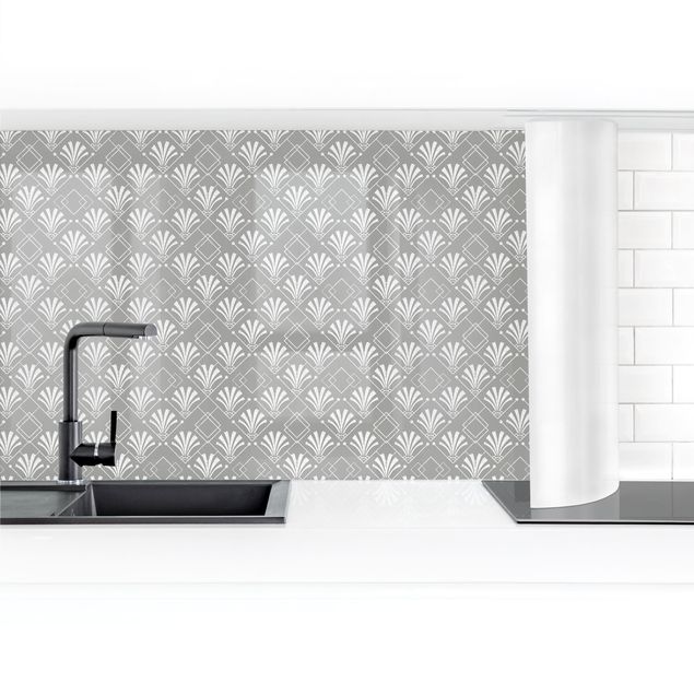 Küchenrückwand selbstklebend Glitzeroptik mit Art Deco Muster auf Grau II