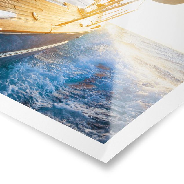 Poster - Segelboot auf blauem Meer bei Sonnenschein - Hochformat 3:4