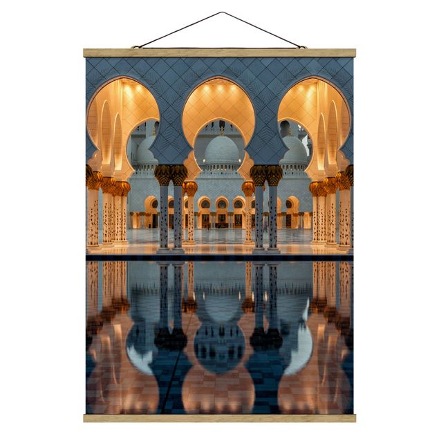 Stoffbild mit Posterleisten - Reflexionen in der Moschee - Hochformat 3:4