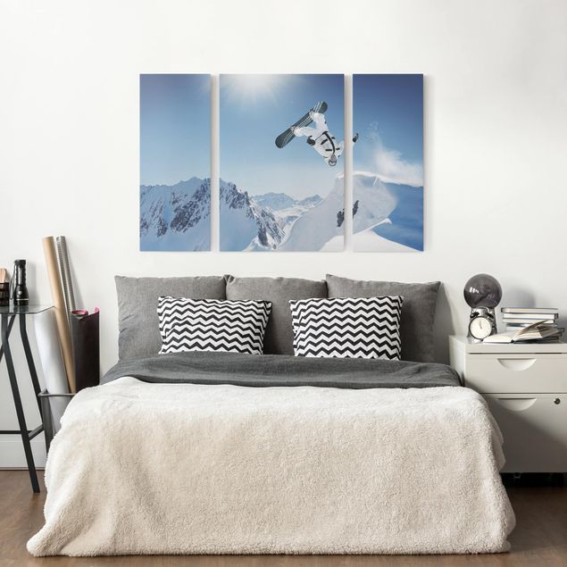 Leinwandbild 3-teilig - Fliegender Snowboarder - Triptychon