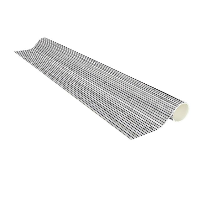 Teppich Holzoptik Holzwand mit schmalen Leisten schwarz weiß
