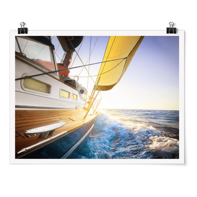 Poster - Segelboot auf blauem Meer bei Sonnenschein - Querformat 3:4