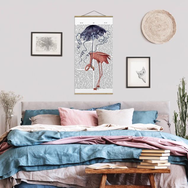 Stoffbilder mit Posterleisten Tierlektüre - Flamingo mit Regenschirm
