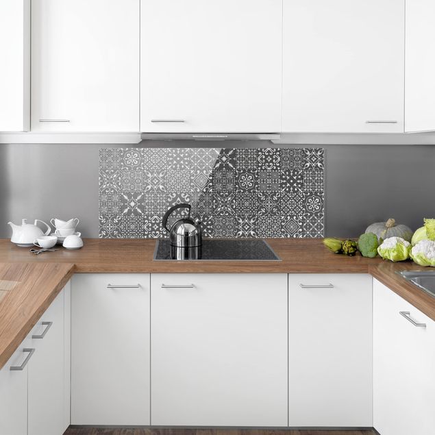 Glasrückwand Küche Muster Musterfliesen Dunkelgrau Weiß