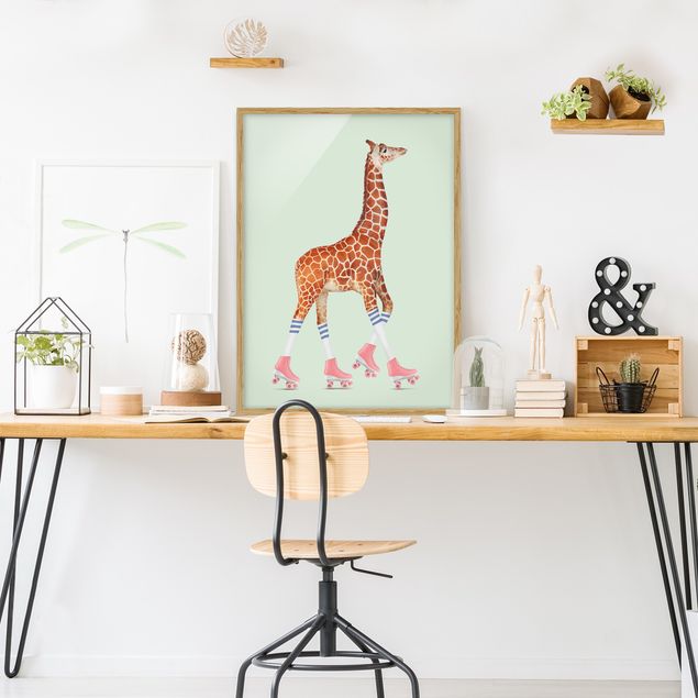Tiere Bilder mit Rahmen Giraffe mit Rollschuhen