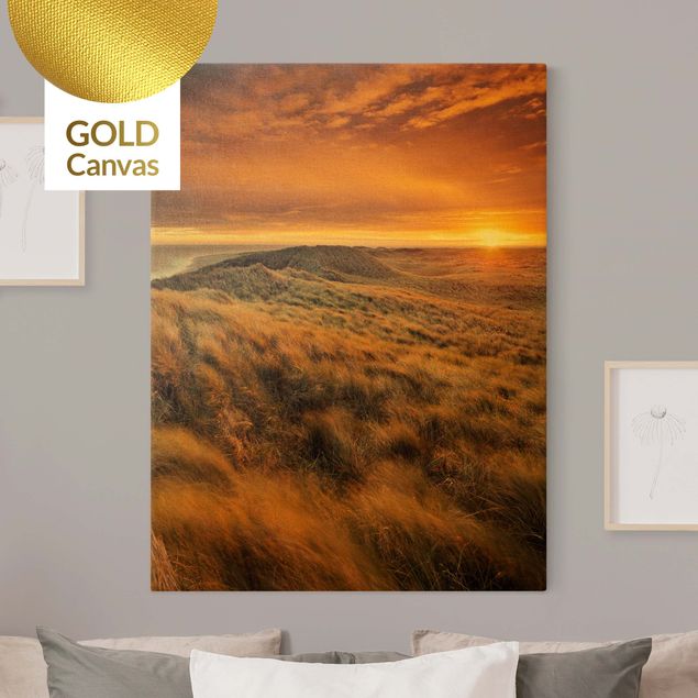 Leinwandbild Gold - Sonnenaufgang am Strand auf Sylt - Hochformat 3:4