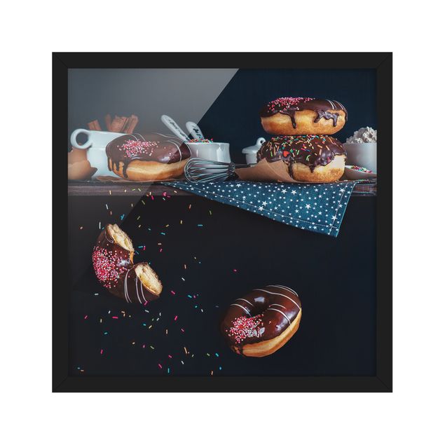 Bild mit Rahmen - Donuts vom Küchenregal - Quadrat 1:1