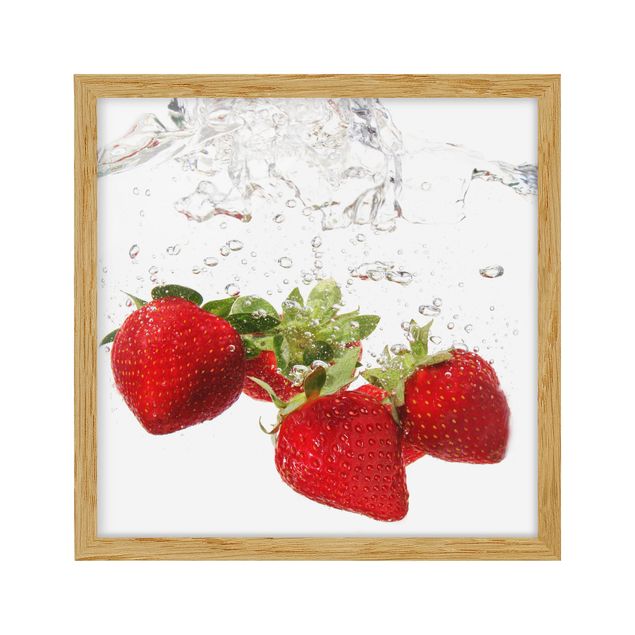 Bild mit Rahmen - Strawberry Water - Quadrat 1:1